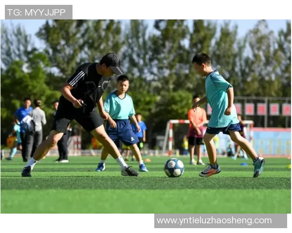 西安足球队的速度之争:如何提升球队的快节奏竞技水平 西安足球队的速度之争:如何提升球队的快节奏竞技水平