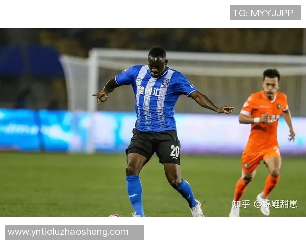 足球明星在场上各司其职不同位置的影响与表现分析 足球明星在场上各司其职不同位置的影响与表现分析