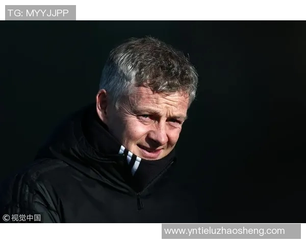 足球明星幽默回应记者提问重演引发现场笑声不断 足球明星幽默回应记者提问重演引发现场笑声不断